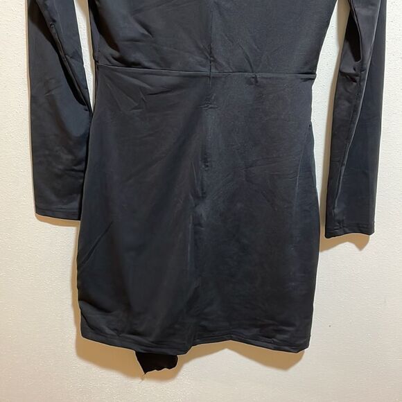 Superdown Revolve Martyna Deep V Black Ruffle Long Sleeve Mini Dress Size Medium - Picture 11 of 11